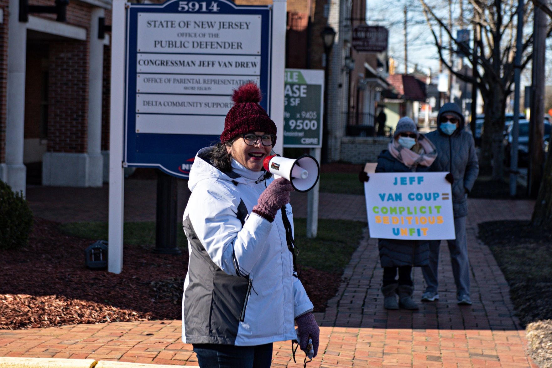 011021_nws_vandrewprotest